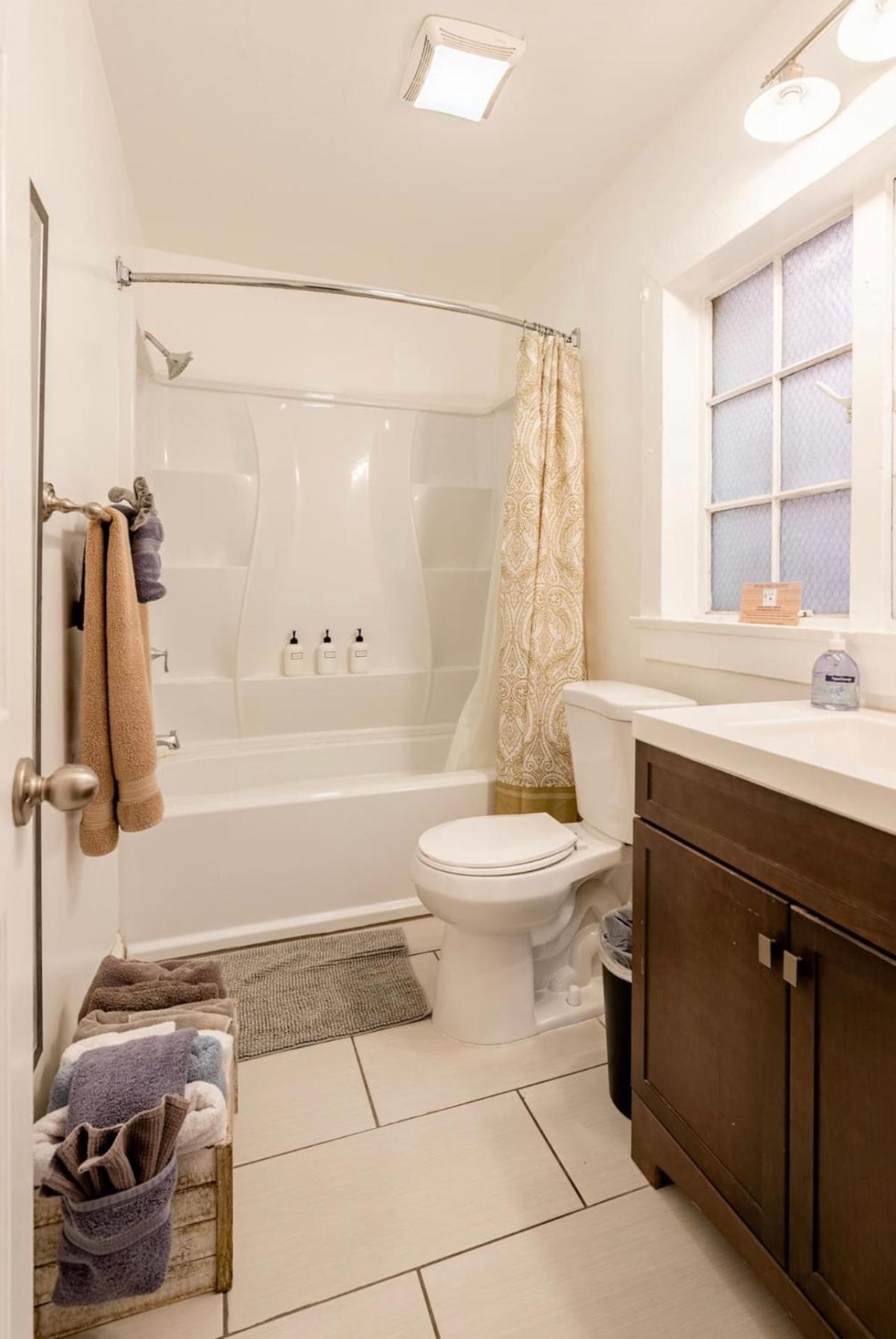 1bdrm Gaslamp Conv Cntr - W Parking & 3 Beds #5 * San Diego